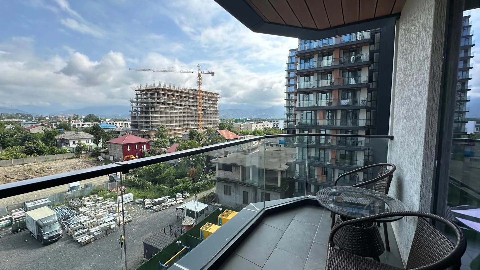 Luxury Family Apartment With Stunning Mountain View Batumi