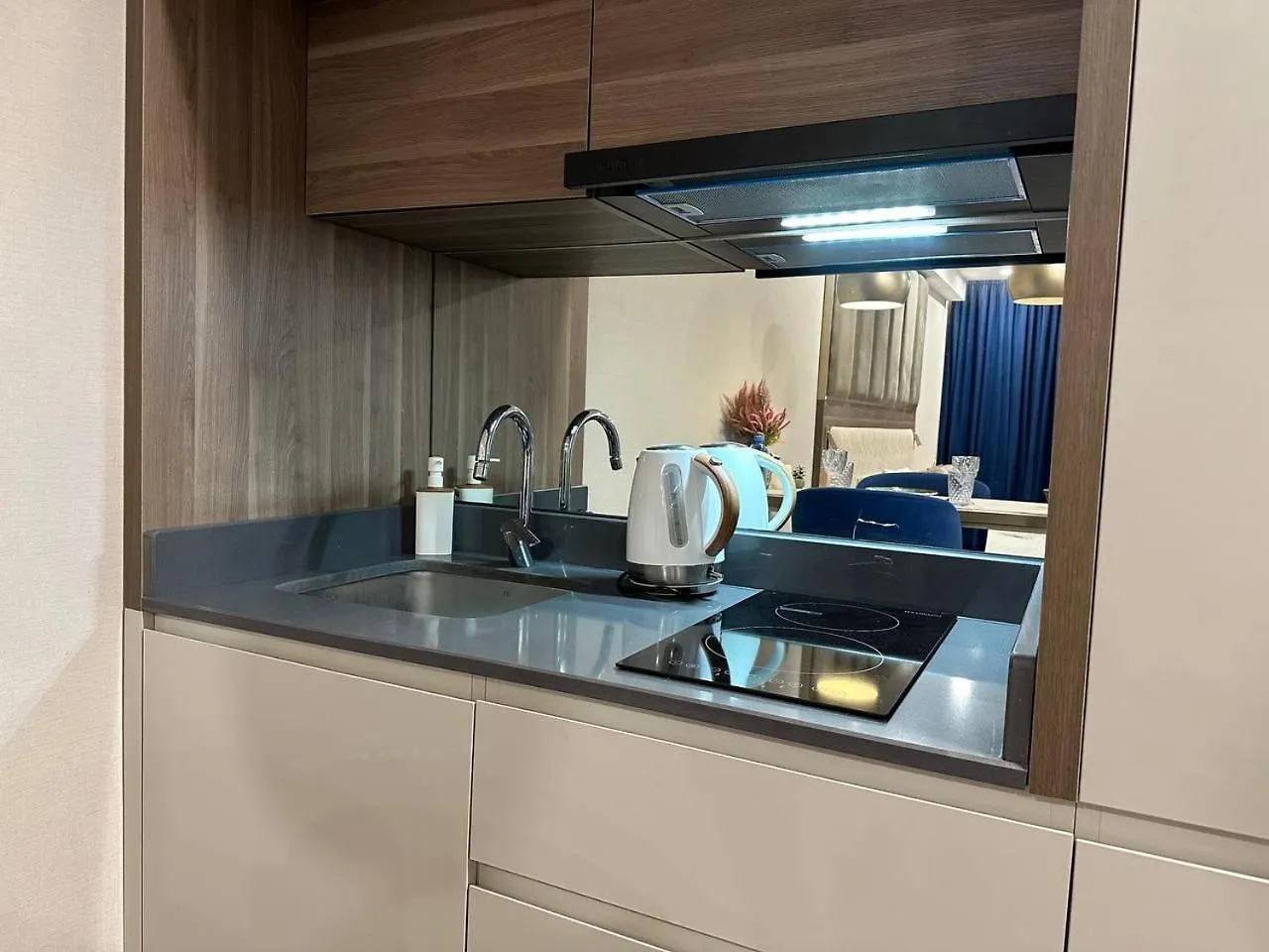 Luxury Family Apartment With Stunning Mountain View Batumi 0*,