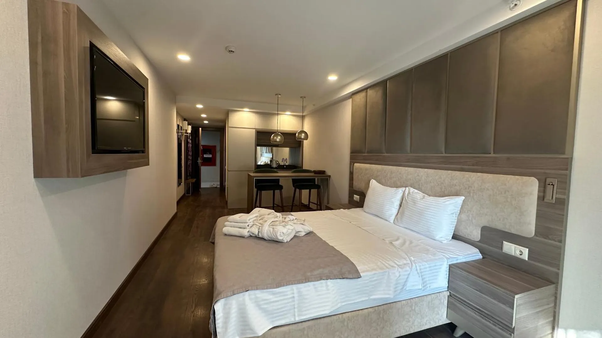 Luxury Family Apartment With Stunning Mountain View Batumi Georgien